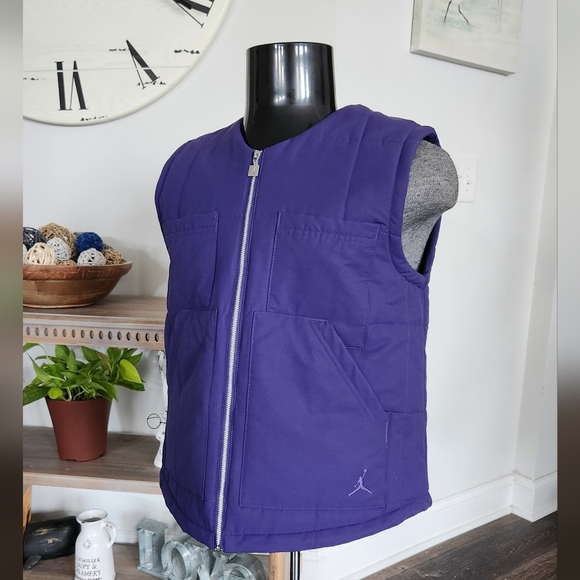 Jordan Women's Vest Jacket, Size Small, NWT, Purple loose fit - Picture 3 of 16